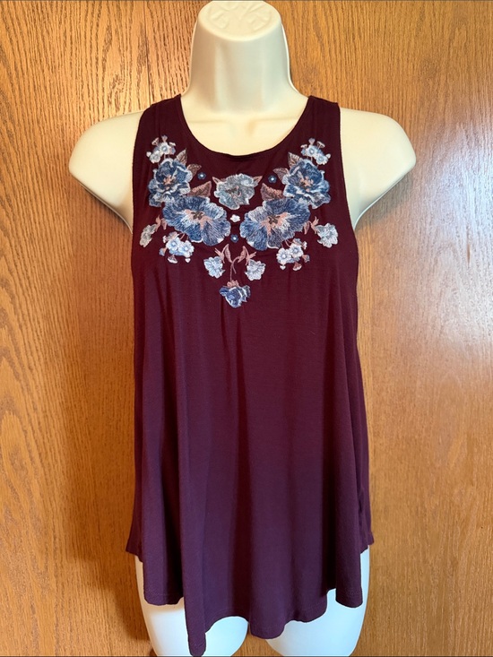 American Eagle Outfitters Tops - American Eagle Outfitters Burgundy Tank with Blue Floral Embroidery